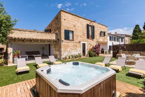 Pollenca Villa Sleeps 6 Wifi