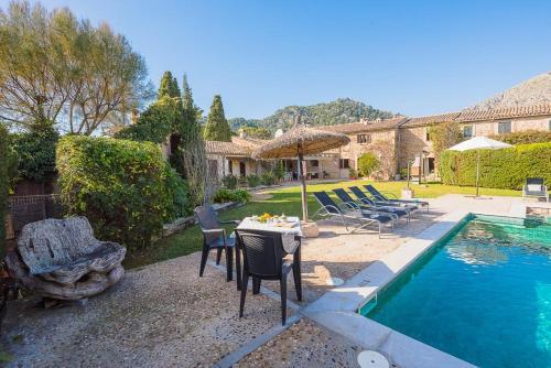 Pollenca Villa Sleeps 8 Pool Wifi