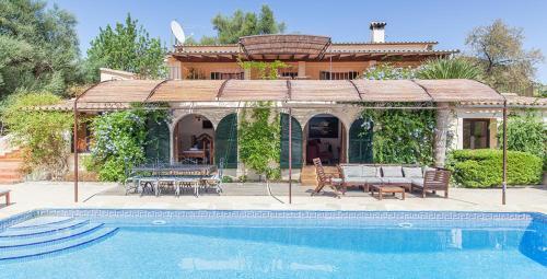Pollenca Villa Sleeps 10 Pool Air Con
