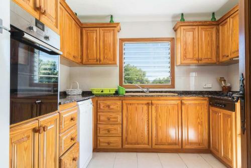 Pollenca Villa Sleeps 6 Air Con Wifi