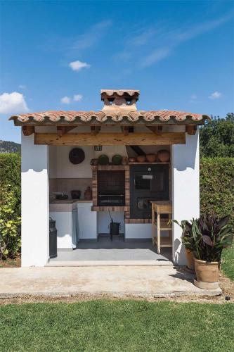 Pollenca Villa Sleeps 6 Air Con Wifi