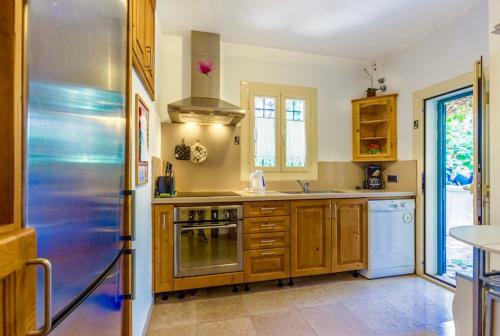 Pollenca Villa Sleeps 6 Pool Air Con Wifi T400535