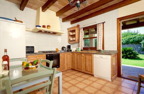 Pollenca Villa Sleeps 6 Pool Air Con Wifi T400541