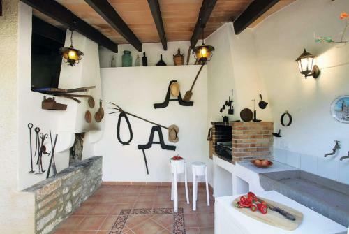 Pollenca Villa Sleeps 12 Wifi