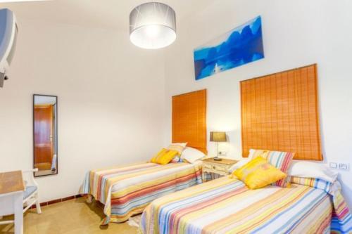 Pollenca Villa Sleeps 4 Pool Air Con Wifi T251860