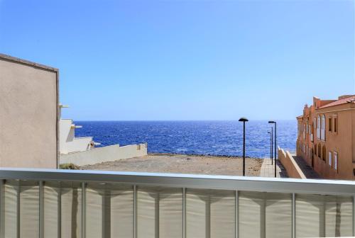 Apartment Poris With Sea View And Pool