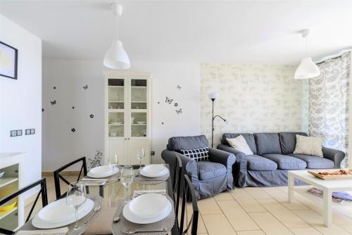 Apartment Poris With Sea View And Pool