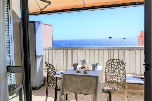 Apartment Poris With Sea View And Pool