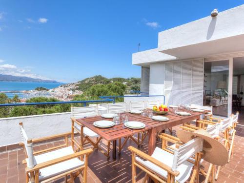 Holiday Home Port