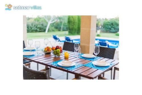 Cala San Vicente Villa Sleeps 6 Pool Air Con Wifi