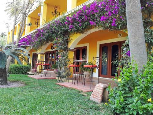 Hotel Encanto Inn & Suites