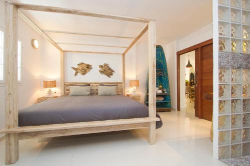 Driftwood Sea Front Apartment
