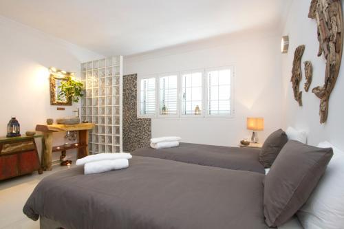 Driftwood Sea Front Apartment