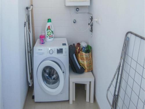 Three-bedroom Holiday Home In Roldan