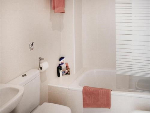 Three-bedroom Apartment In Roldan