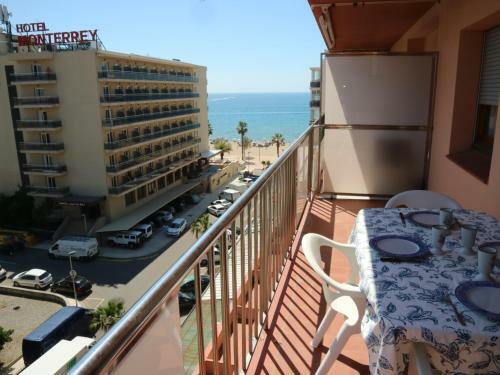 Apartamento Rosas III 6 6