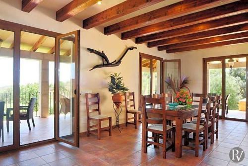 S'horta Villa Sleeps 10 Pool Air Con Wifi
