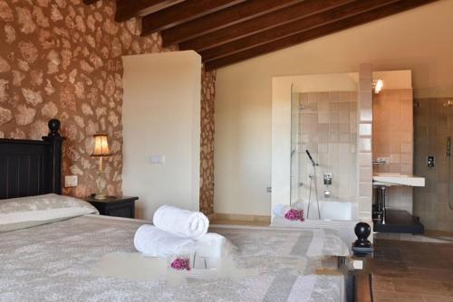 Agroturismo S'horta Villa Sleeps 8