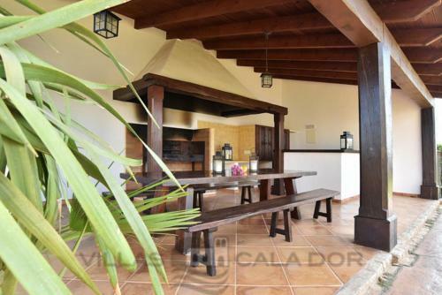 Agroturismo S'horta Villa Sleeps 8
