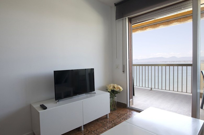 T&h Sorolla Family Apartment