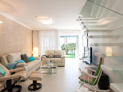 Beachfront Apartment Las Burras Mra 02