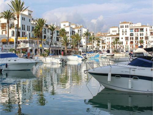 Two-bedroom Apartment In San Luis De Sabinillas