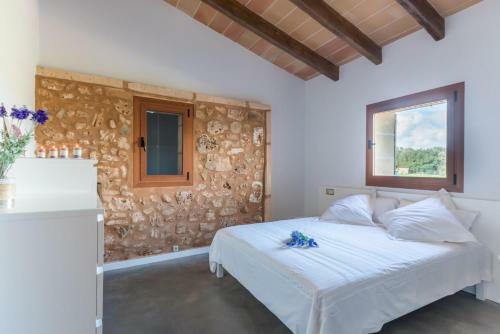 Sant Llorenc Des Cardassar Villa Sleeps 12 Pool
