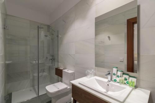 Hotel Emblem�tico Holiday Time