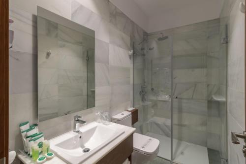 Hotel Emblem�tico Holiday Time