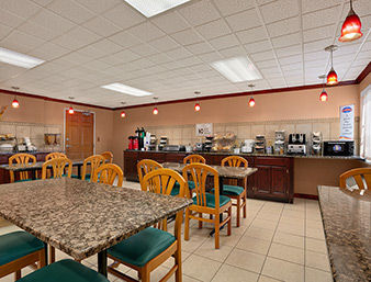 Hotel Baymont Inn Sullivan North