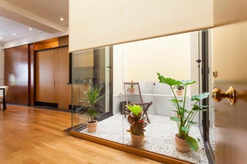 Artists Design - Space Maison Apartments
