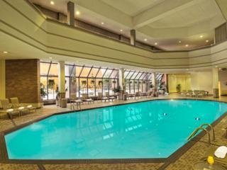 Hotel Holiday Inn And Suites Bloomington