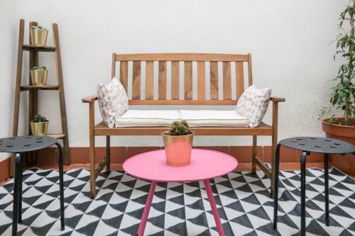 Modern And Spacious Apartment. Private Patio