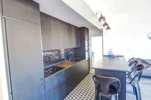 Chic Sea Views Apartment