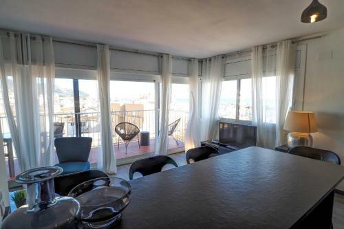 Chic Sea Views Apartment