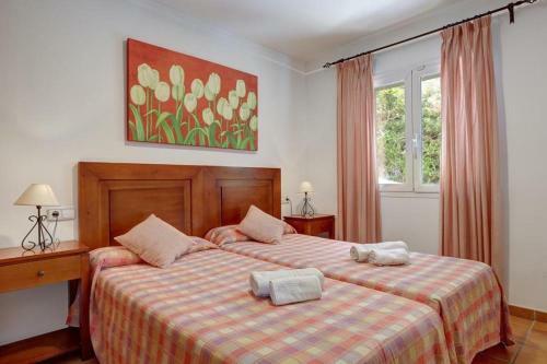 Son Bou Villa Sleeps 13 Pool Air Con Wifi