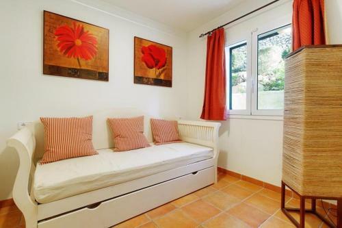 Son Bou Villa Sleeps 13 Pool Air Con Wifi