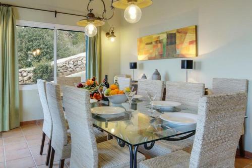 Son Bou Villa Sleeps 13 Pool Air Con Wifi