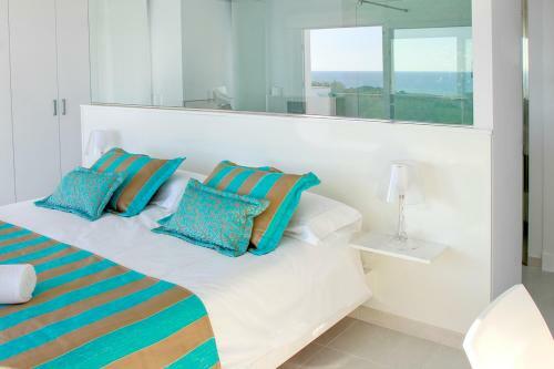 Son Bou Villa Sleeps 10 Pool Air Con Wifi