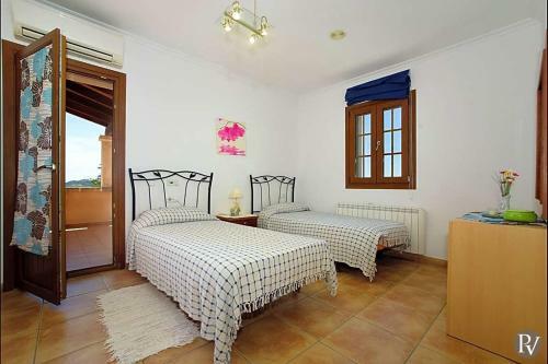 Son Macia Villa Sleeps 6 Pool Air Con