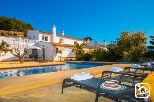 Abahana Villas - Casa Cansala