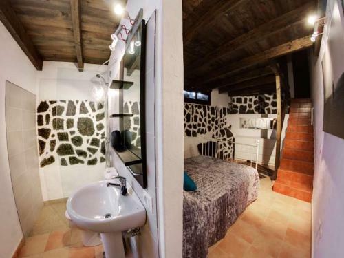 Tinajo Villa Sleeps 9 Pool Wifi