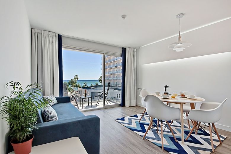 Apartamento Carihuela Suites