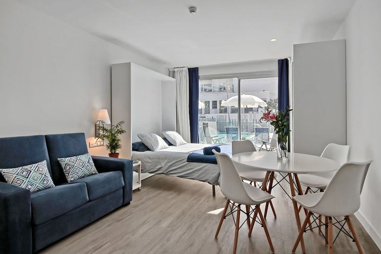 Apartamento Carihuela Suites