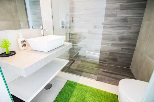 Apartment In Oasis Beach IX Albamargroup