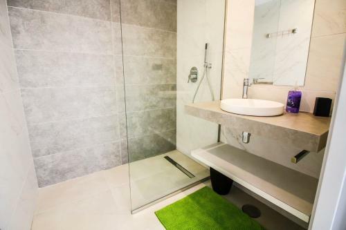 Apartment In Oasis Beach IX Albamargroup