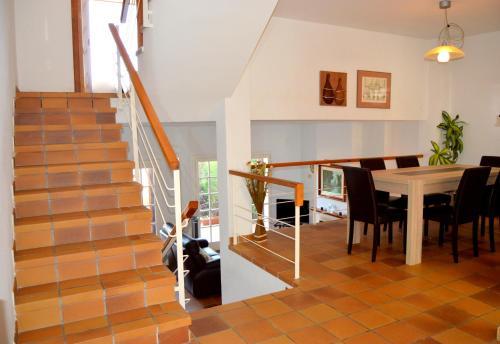 Blanca Paloma - Holiday House