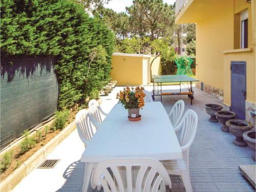 Holiday Home Carer 07