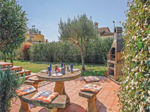 Two-bedroom Apartment In Vilacolum