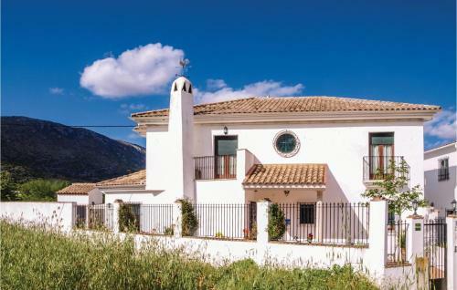 Five-bedroom Holiday Home In Zagrilla Baja